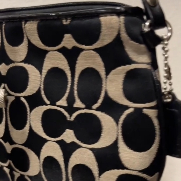 Coach Ashley Monogram Wristlet EUC - Picture 4 of 8